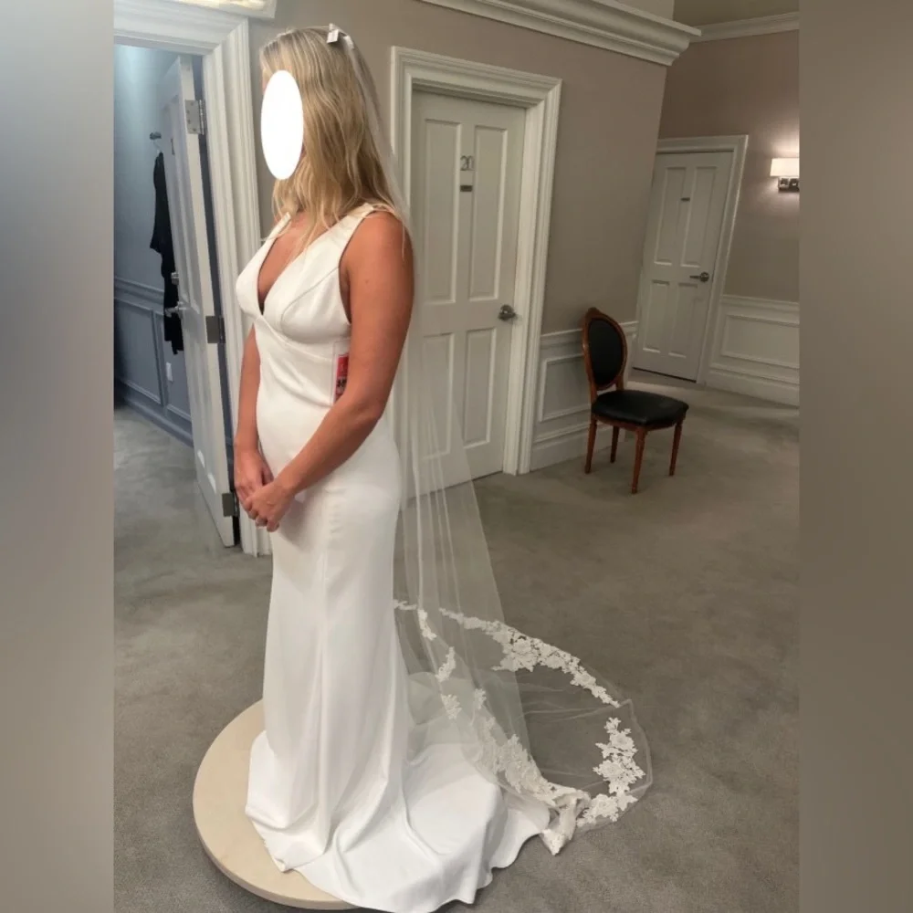 NWT Amsale Donna Wedding Dress - Never Worn (Kleinfeld Bridal) - Size 8 (US 6) - Picture 4 of 9